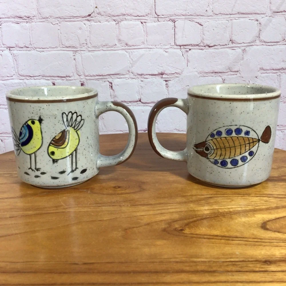 Vintage Speckled Stoneware Hand Painted Bird and Fish Mug Pair - Picture 3 of 8